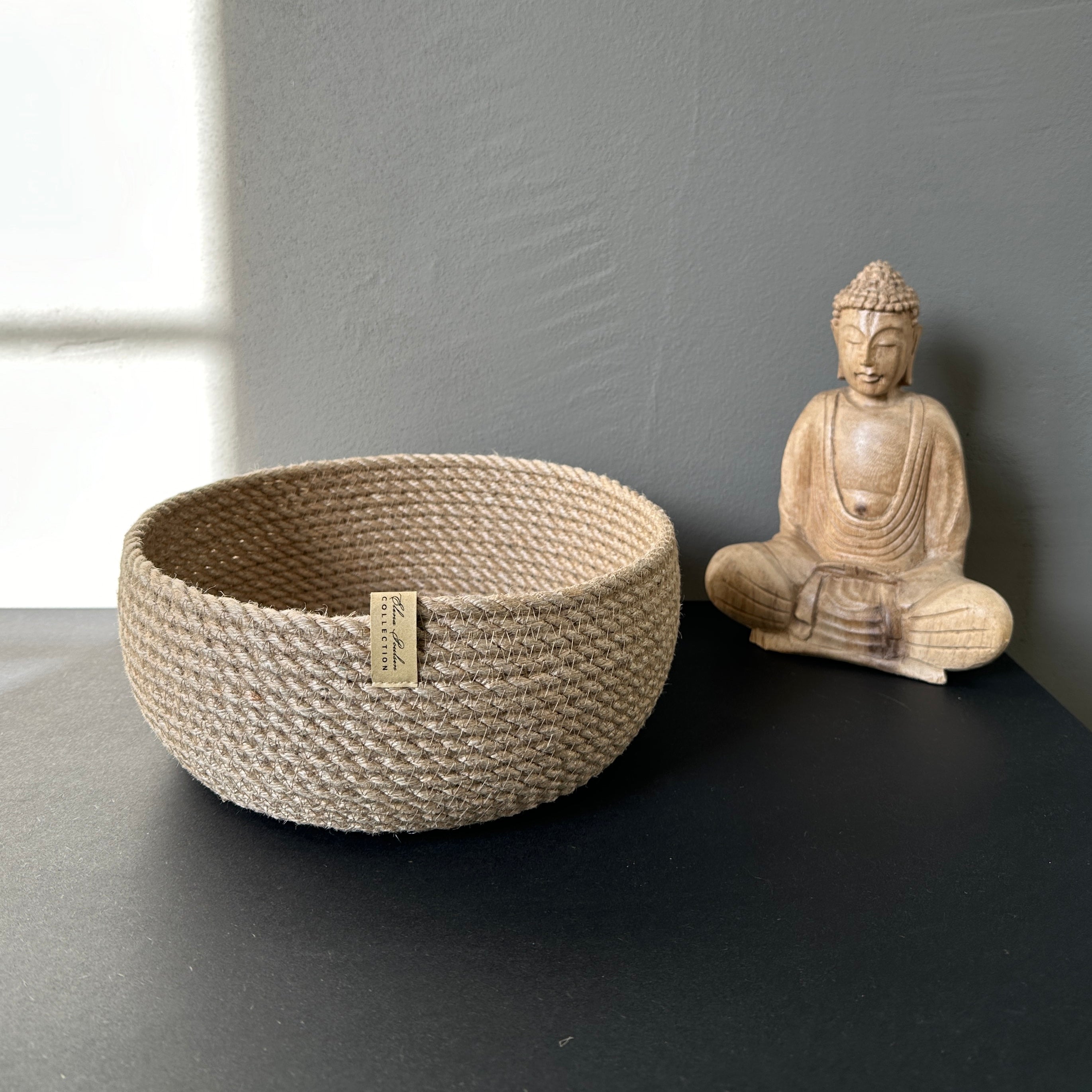 Lille håndlavet jutekurv i høj kvalitet, bæredygtig, til opbevaring.